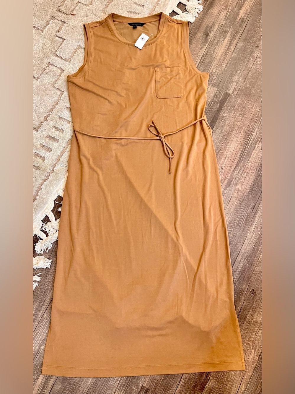 Banana Republic Sleeveless Midi Dress in Caramel Large - Picture 2 of 7
